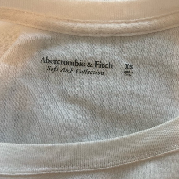 Abercrombie Crop tee - Picture 2 of 3
